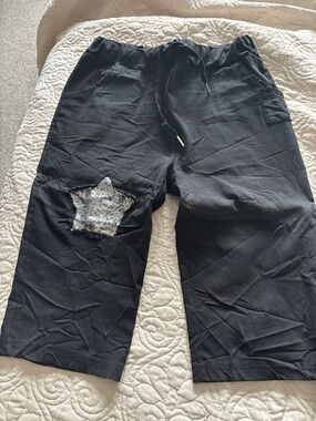 Eterne Black Womens Pull-On Shorts with Silver Sequin Star Patch